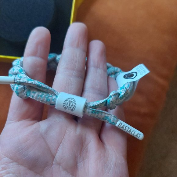 Super rare glow in the dark rastaclat from zumiez 100k - Picture 3 of 10